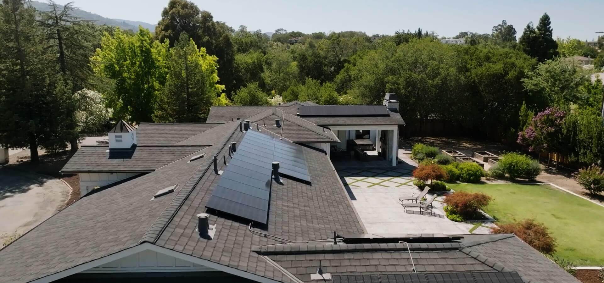 Batterie solaire et autoconsommation : comment maximiser la rentabilité de votre installation photovoltaïque en Suisse romande ?