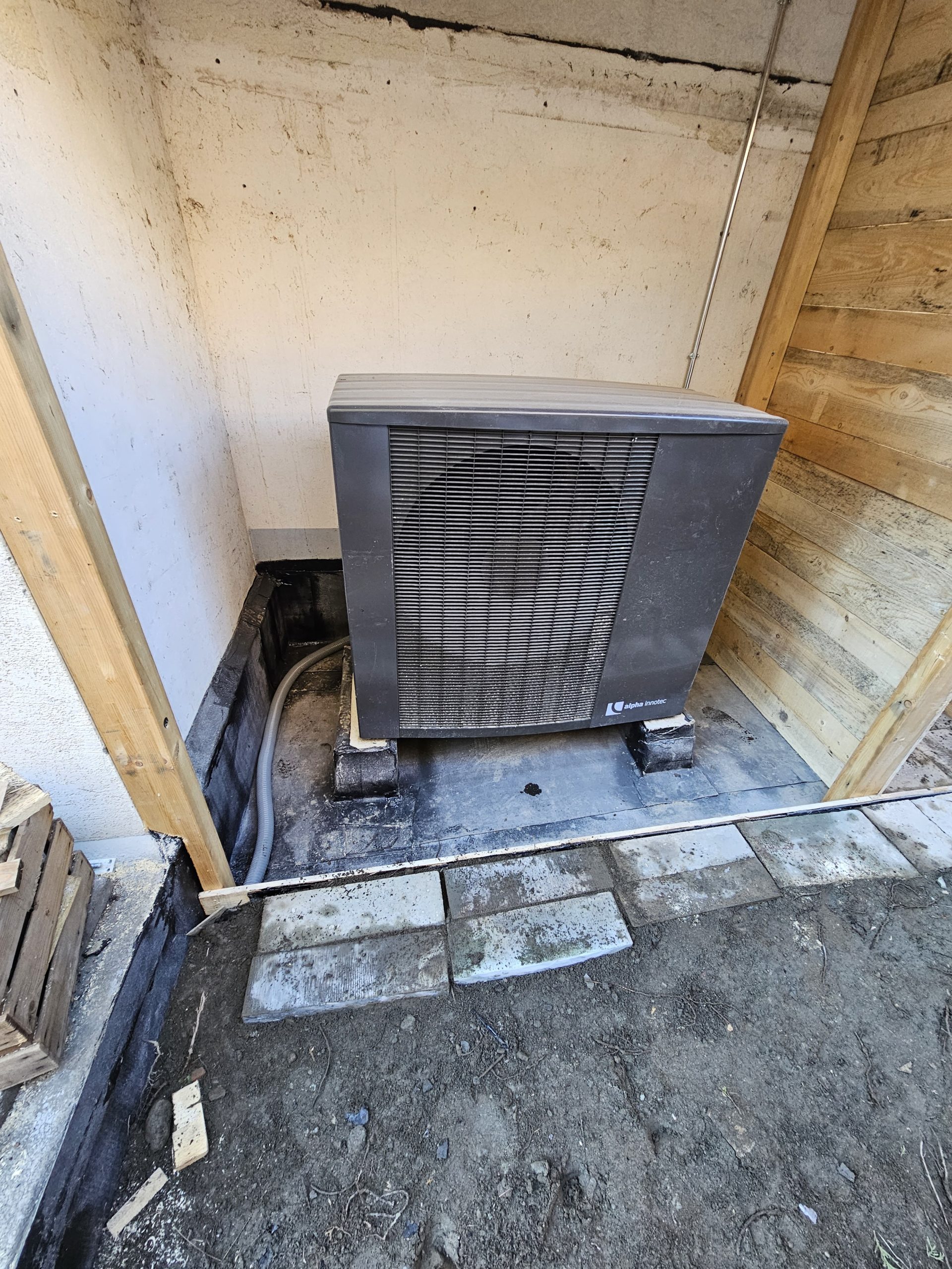 Tuiles solaires + pompe à chaleur, rénovation de toiture - Valais - photo 2
