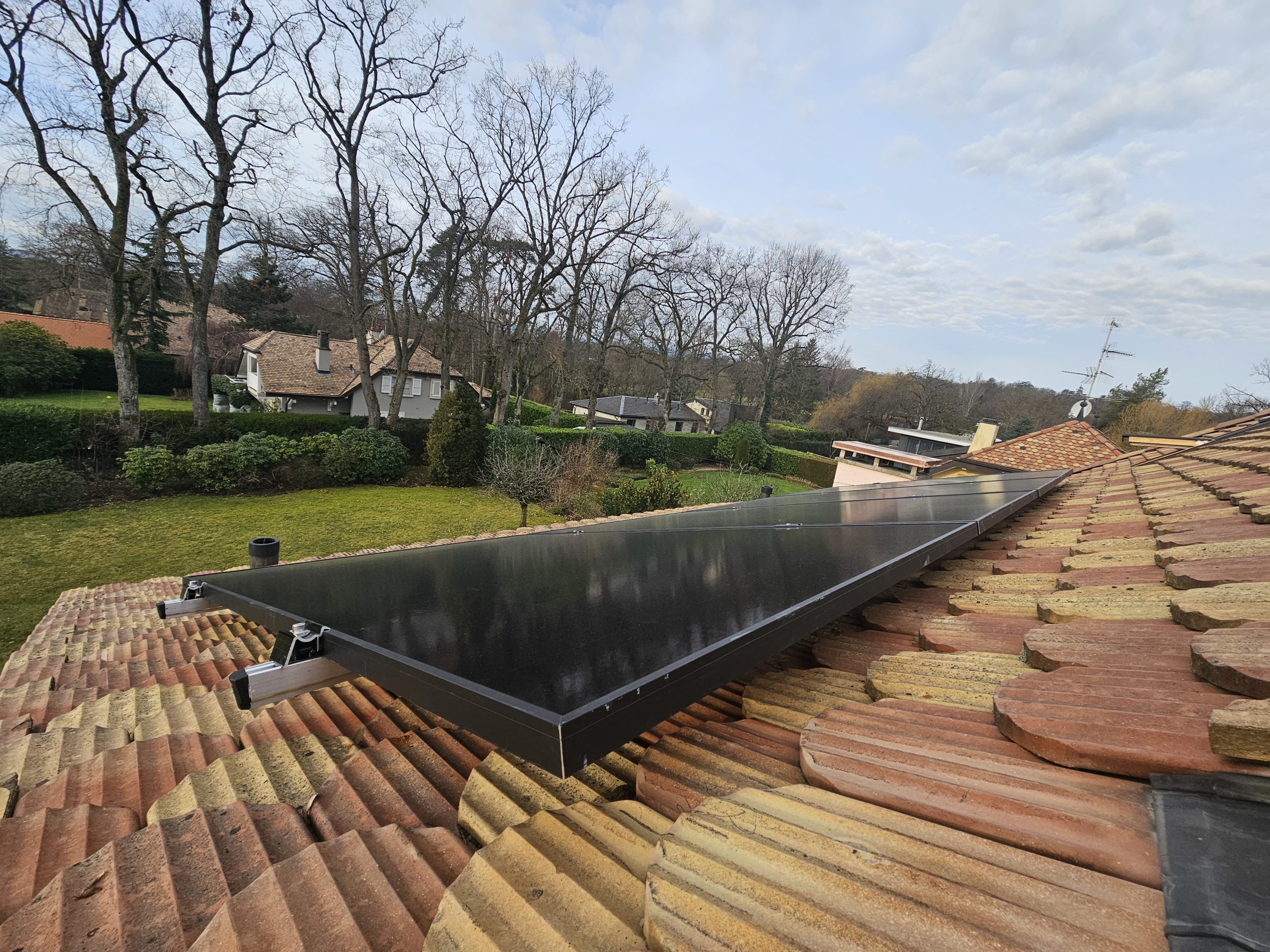 Installation de panneaux photovoltaïques - Vandœuvres, Genève