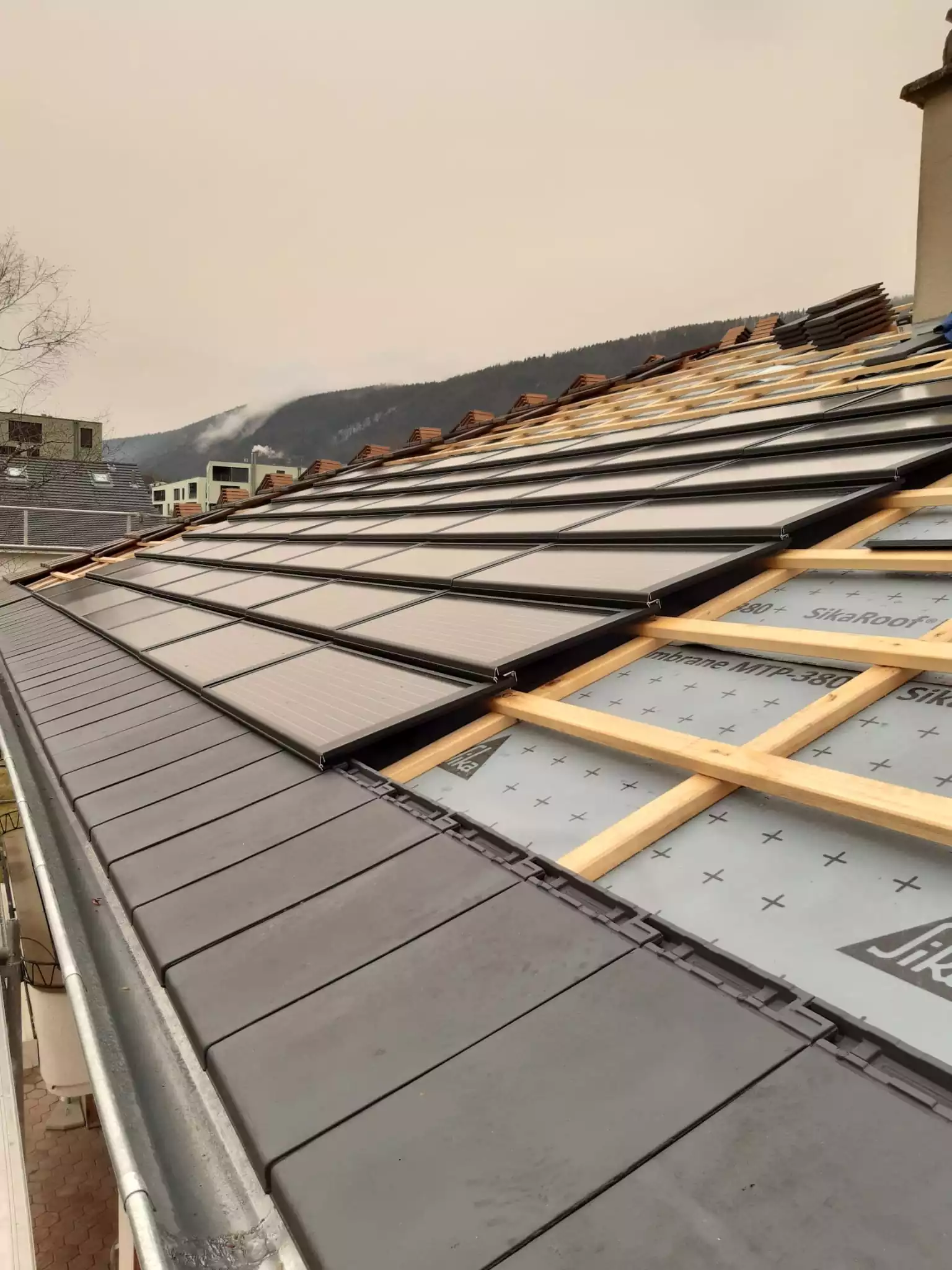 Installation de tuiles solaires - Berne