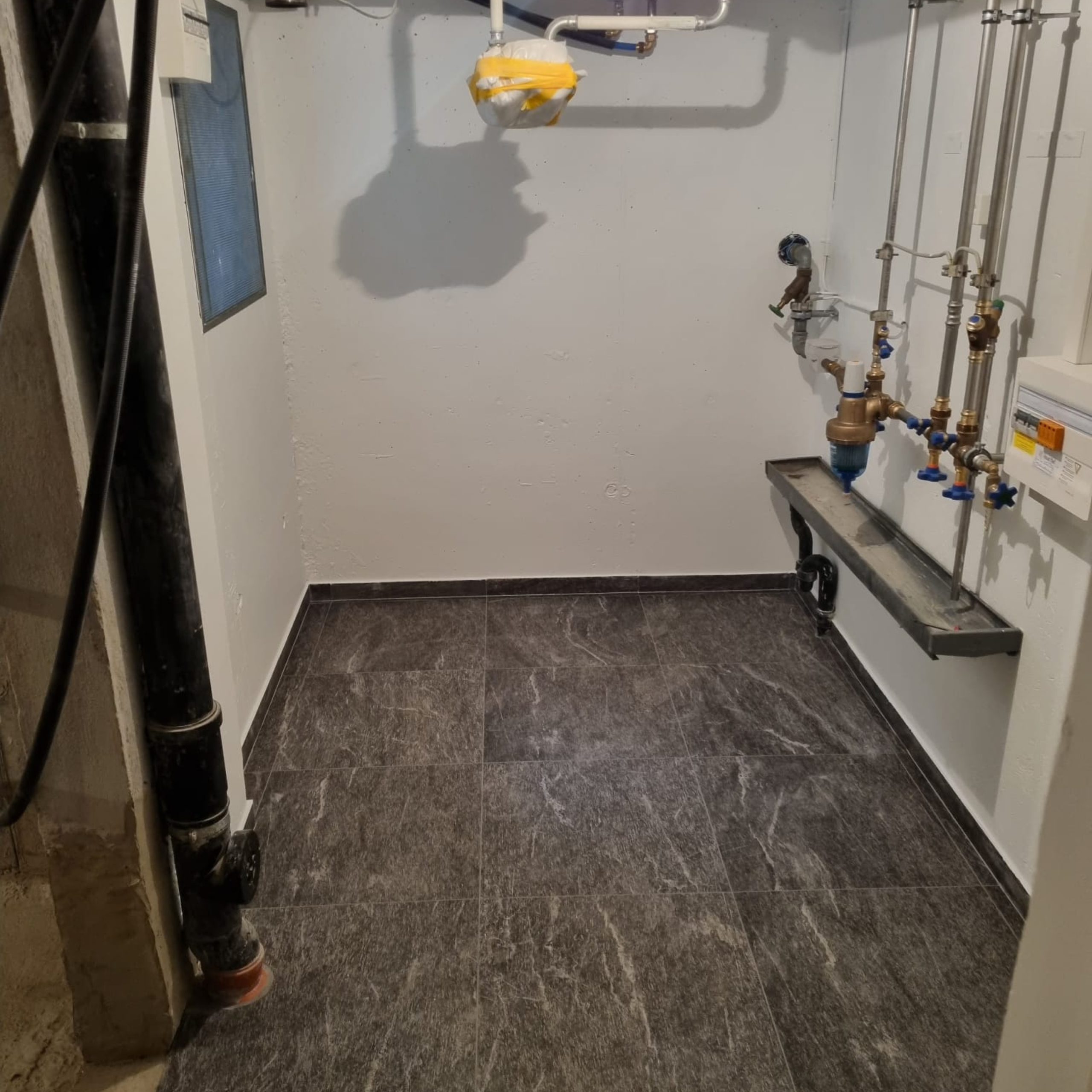Panneaux photovoltaïques, pompe à chaleur, rénovation de toiture, batterie et borne de recharge - Forel (Lavaux), Vaud - photo 10