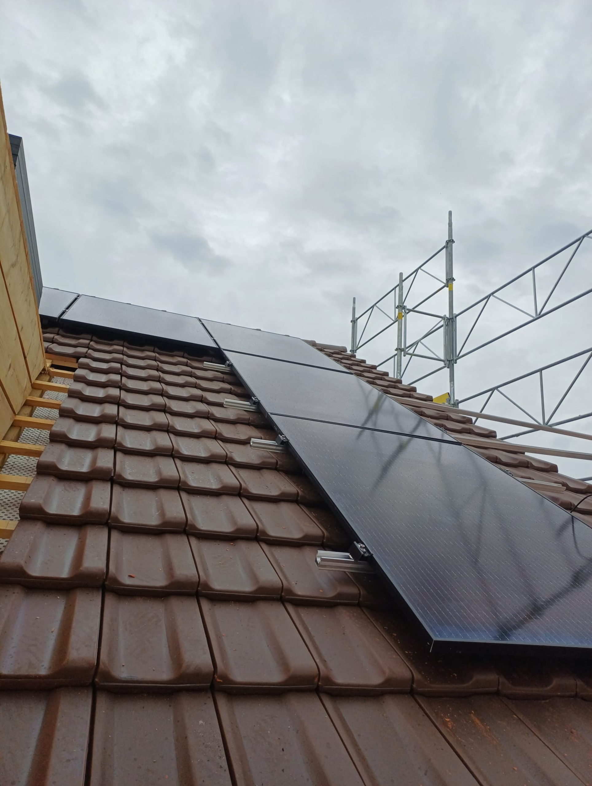 Installation photovoltaïque, pompe à chaleur et rénovation de toiture - Yverdon, Vaud - photo 18