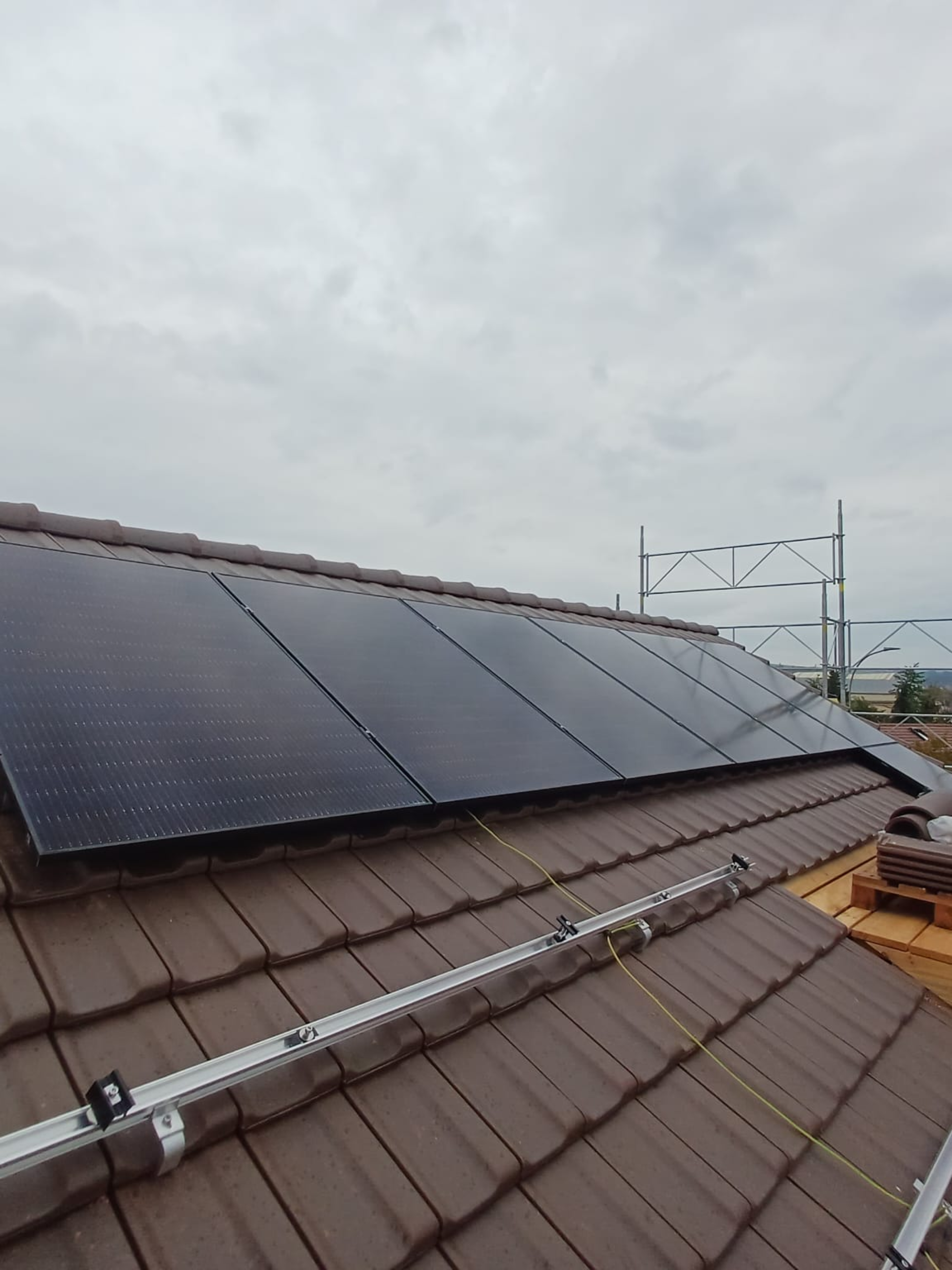 Installation photovoltaïque, pompe à chaleur et rénovation de toiture - Yverdon, Vaud - photo 8