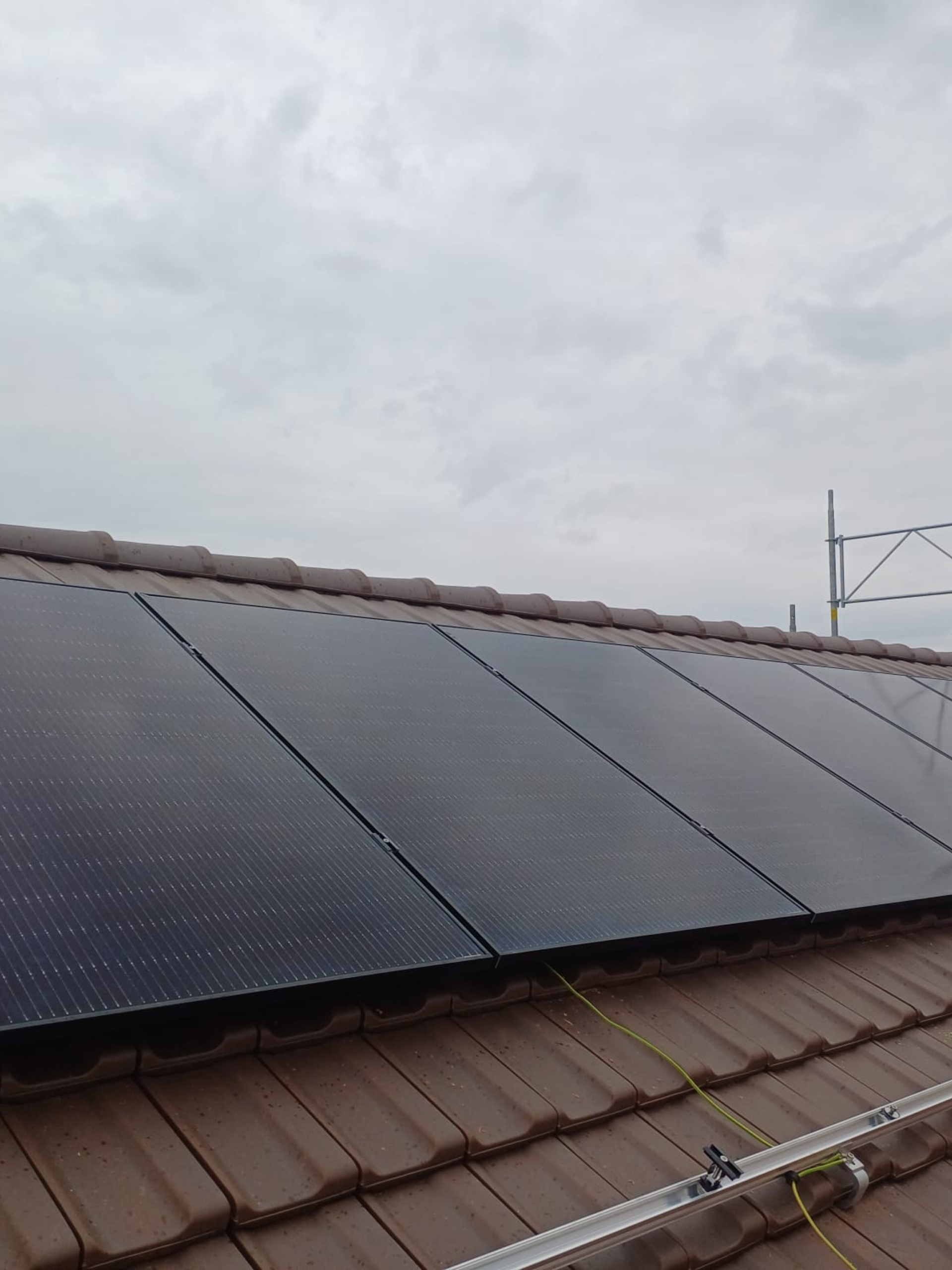 Installation photovoltaïque, pompe à chaleur et rénovation de toiture - Yverdon, Vaud - photo 4