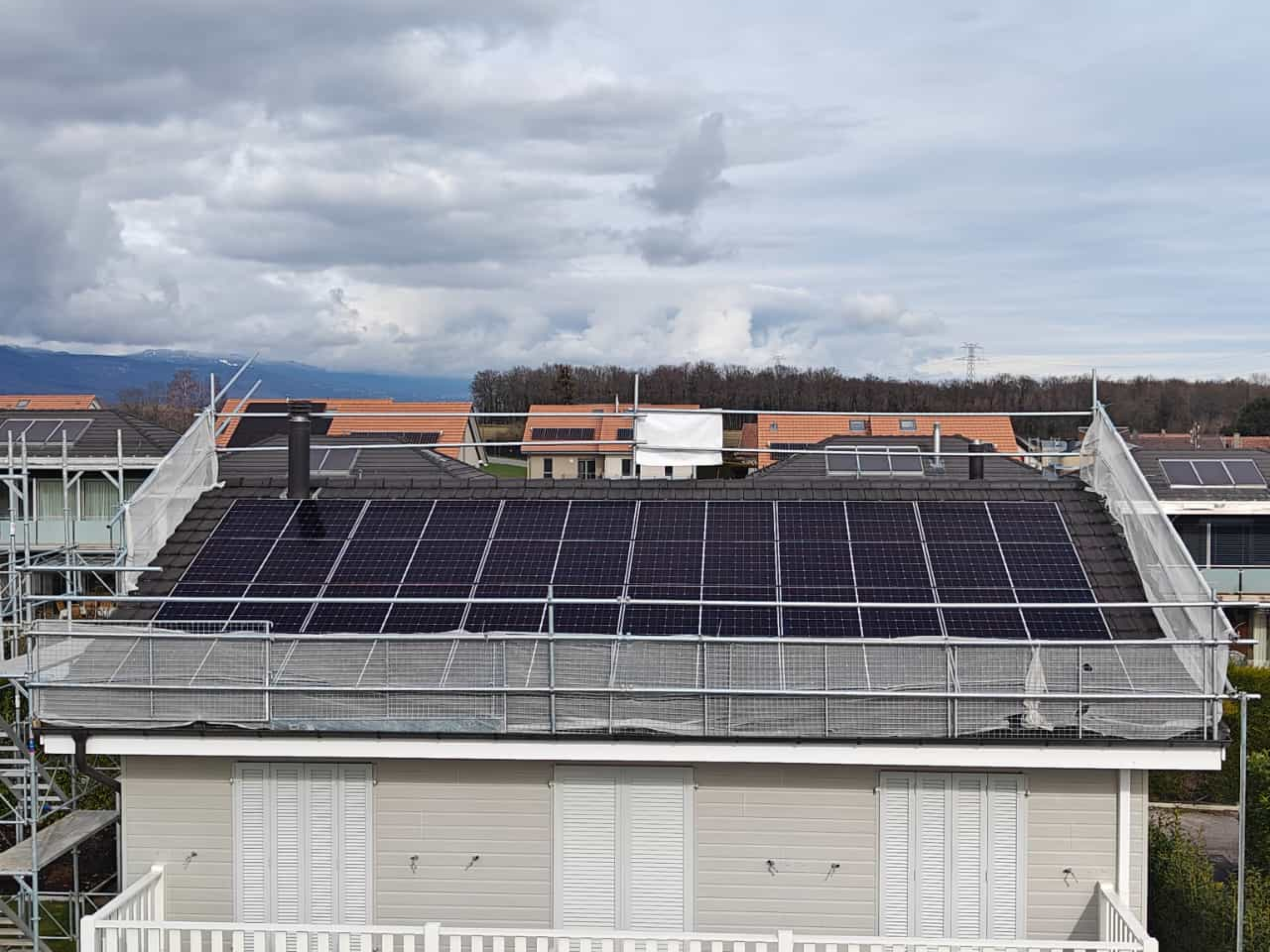 Installation de panneaux photovoltaïques - Chavannes-des-Bois, Vaud - photo 2