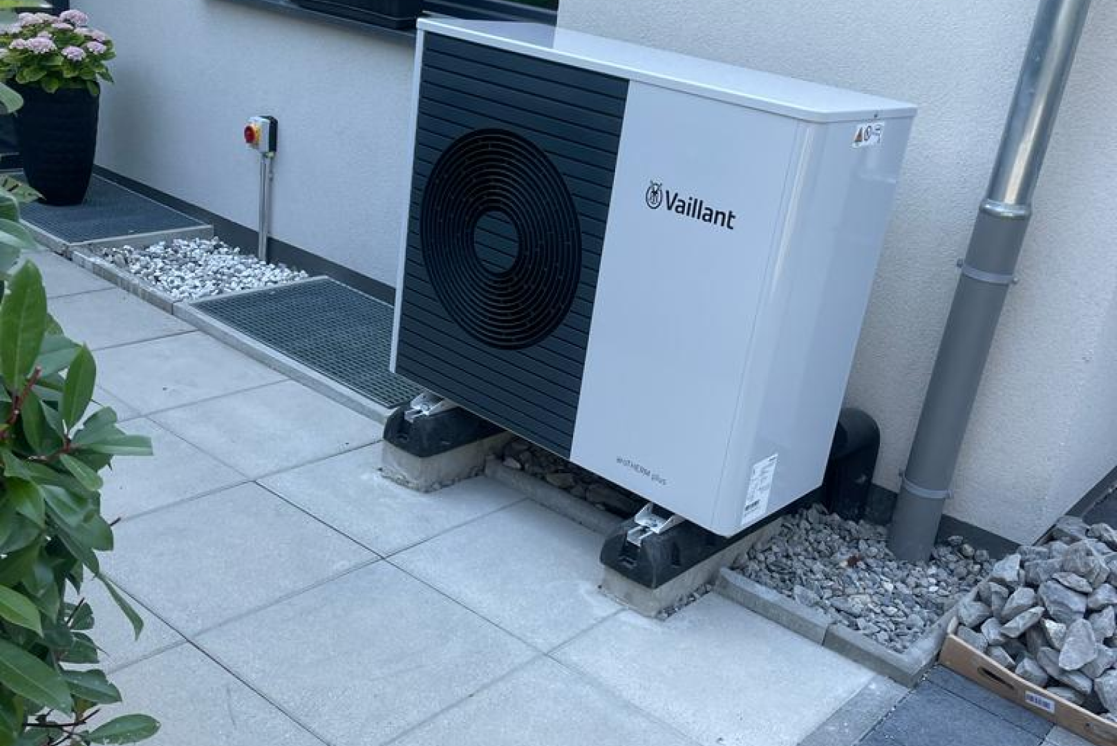 Installation photovoltaïque et pompe à chaleur - Vouvry, Valais - photo 5