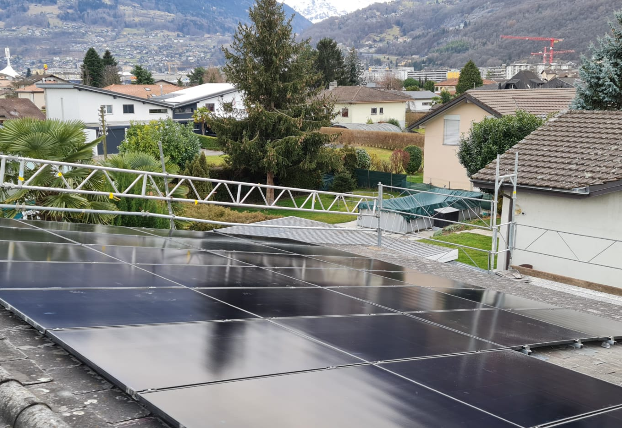 Installation de 30 panneaux SolarEdge 430 Wc - Collombey, Valais - photo 2