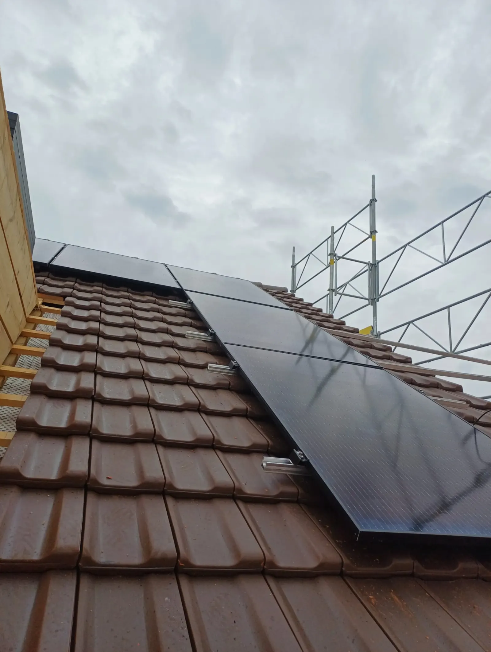 Installation photovoltaïque, pompe à chaleur et rénovation de toiture - Yverdon, Vaud - photo 18